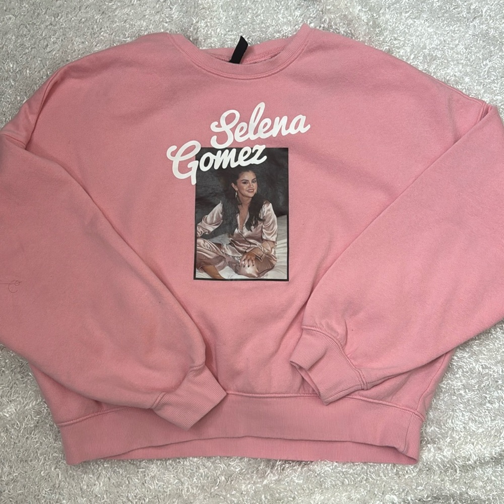 Selena Gomez pink cropped sweatshirt M